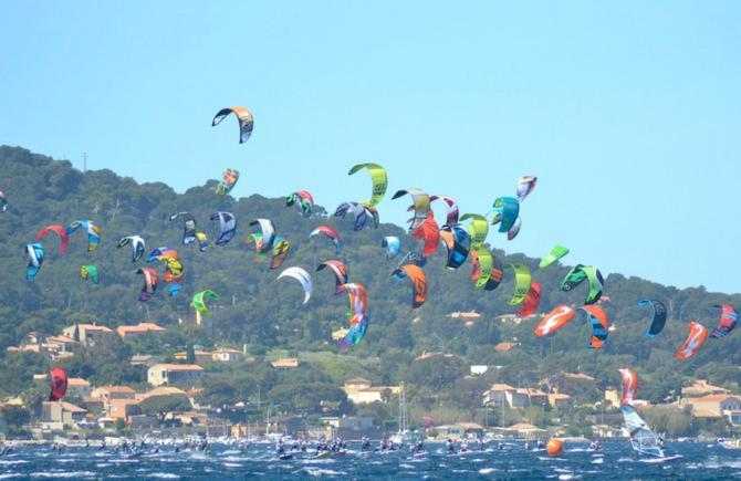 Badine Beach 5P Plage Piscine Balneo Clim Jardin Exotique Hyères Buitenkant foto